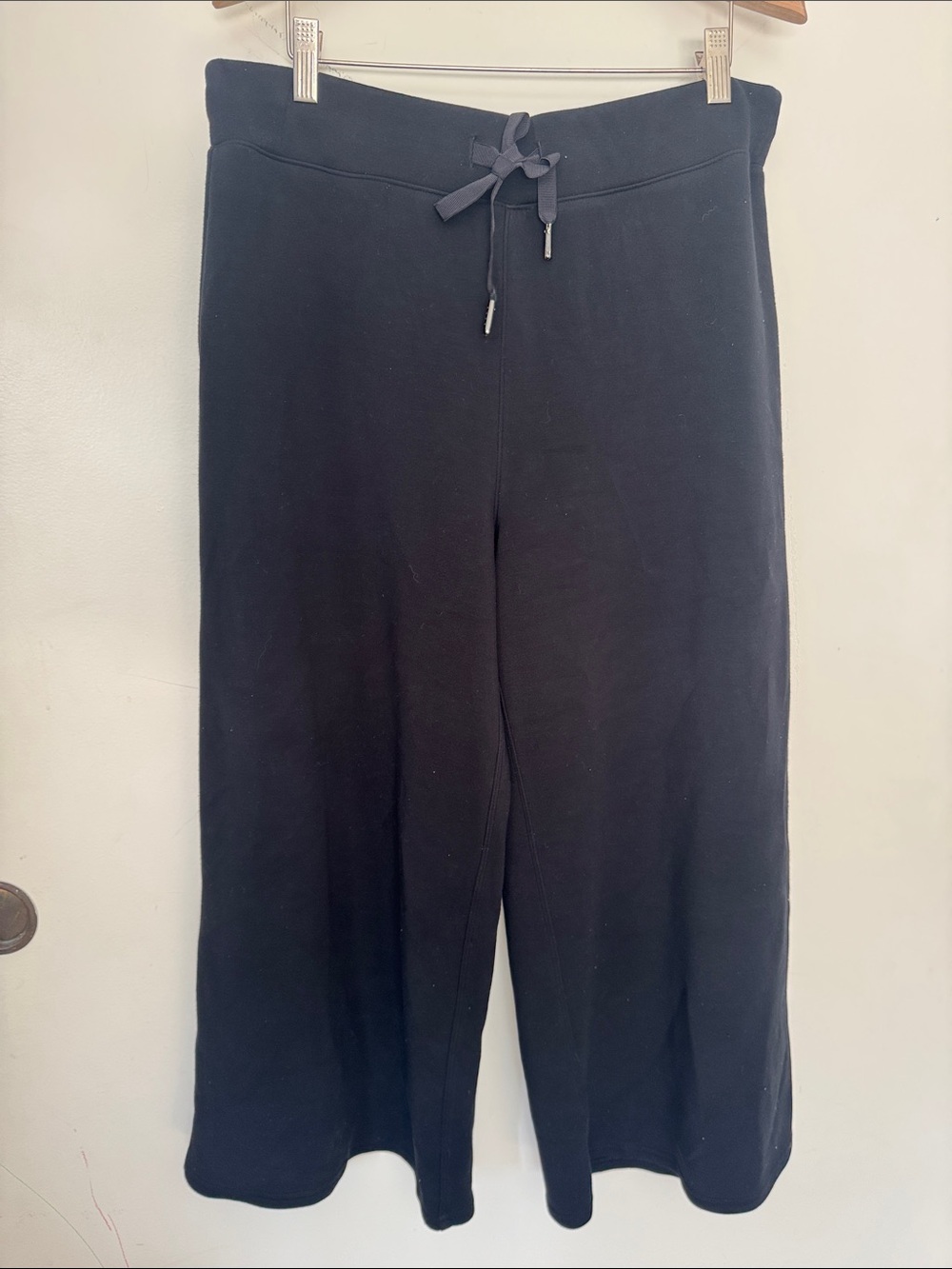 SPANX AirEssentials Wide Leg Black Pants-
SIZE XLPetite